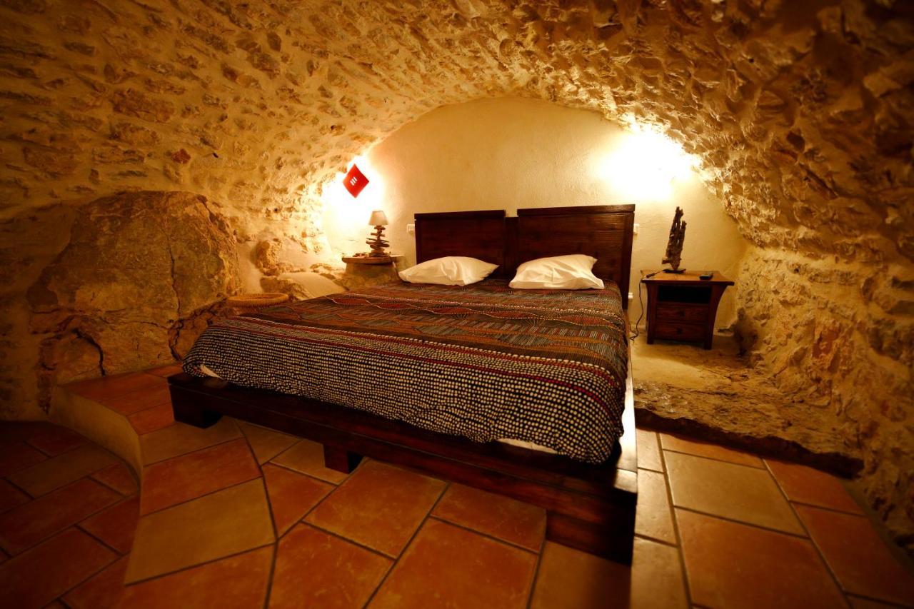 Mas De Coulet Bed and Breakfast Brissac Esterno foto