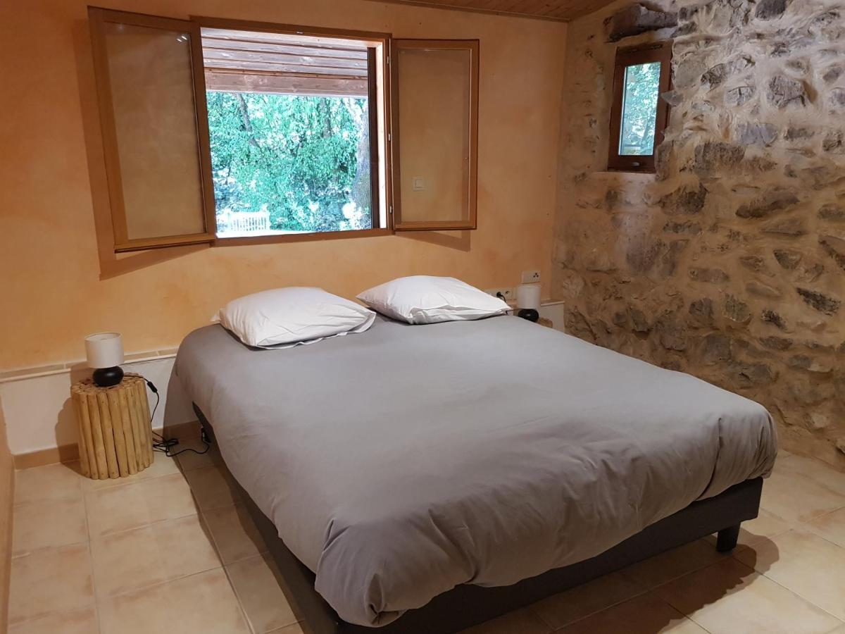 Mas De Coulet Bed and Breakfast Brissac Esterno foto